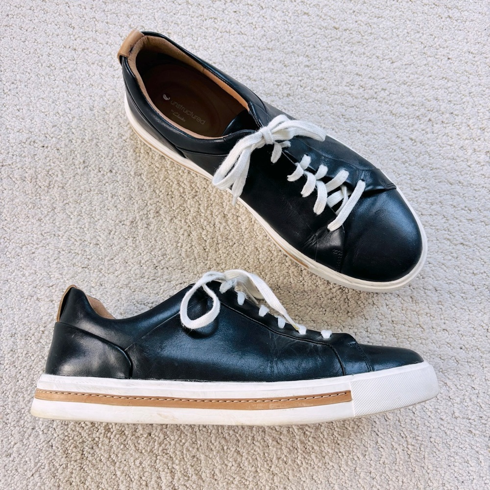 Clark’s black leather classic sneakers